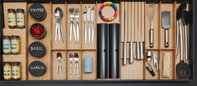 Set butler's pantry inserts 1200mm made of oak wood