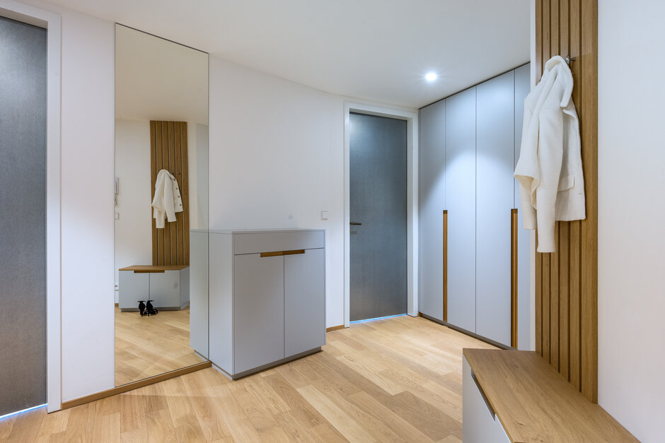 Evermatt Light Grey Gloss | Stone Oak