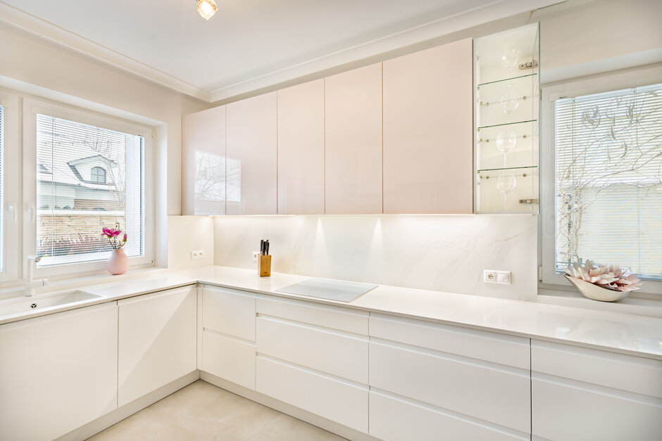 White | Pink Gloss | Calacatta Gold