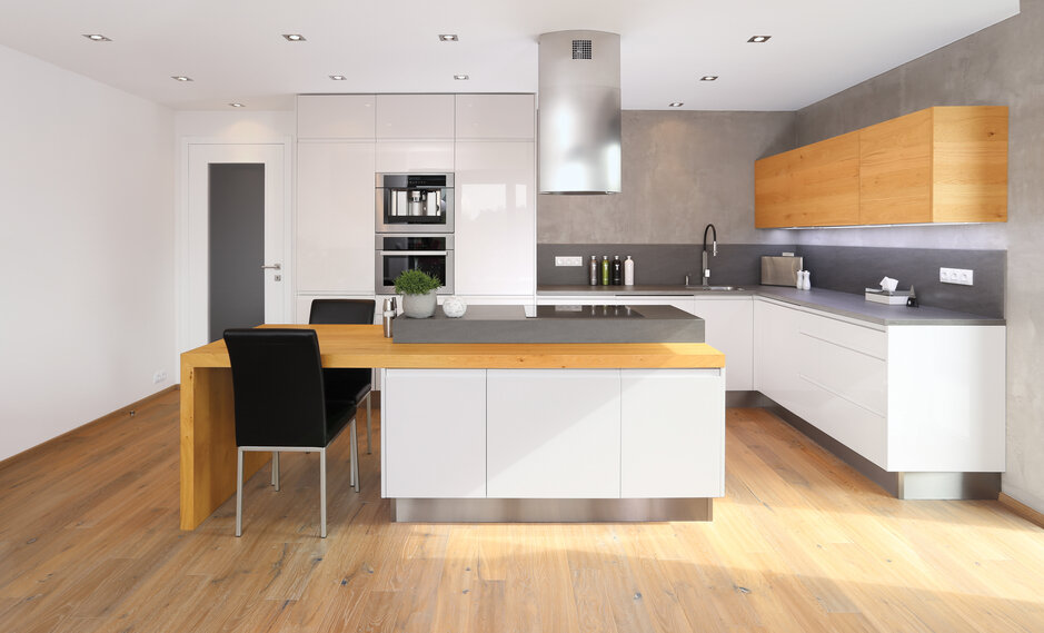 White Gloss | Knotted Oak