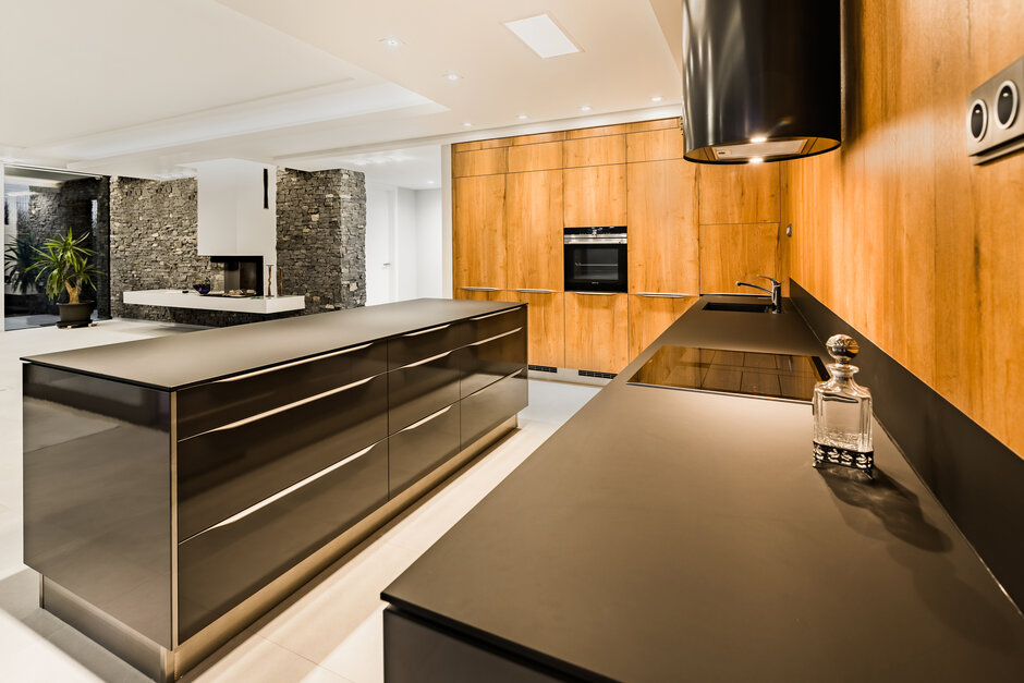 Dark Grey Gloss | Cognac Oak