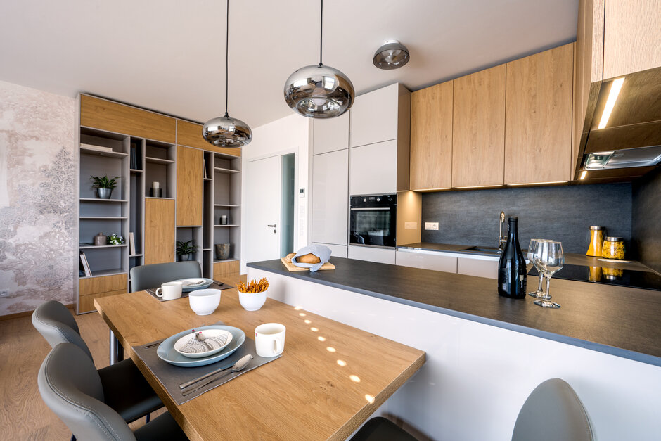 Kashmir Gloss | Stone Oak