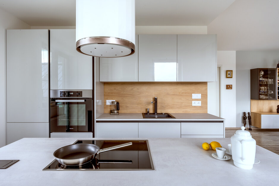 Light Grey Gloss | Natural oak