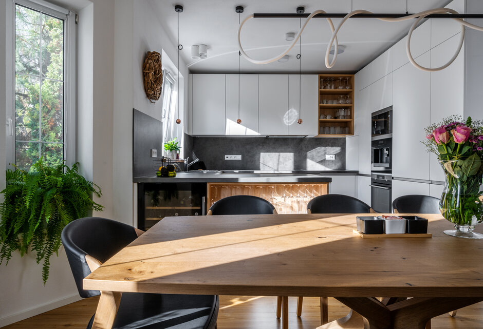 Alpine White Evermatt | Natural Oak