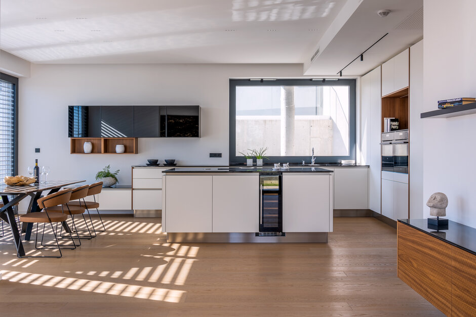 Alpine White Evermatt | American Walnut