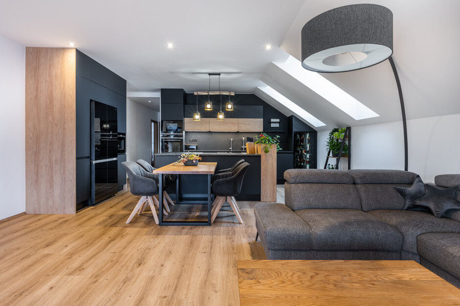 Xtreme Black Matt | Natural Oak