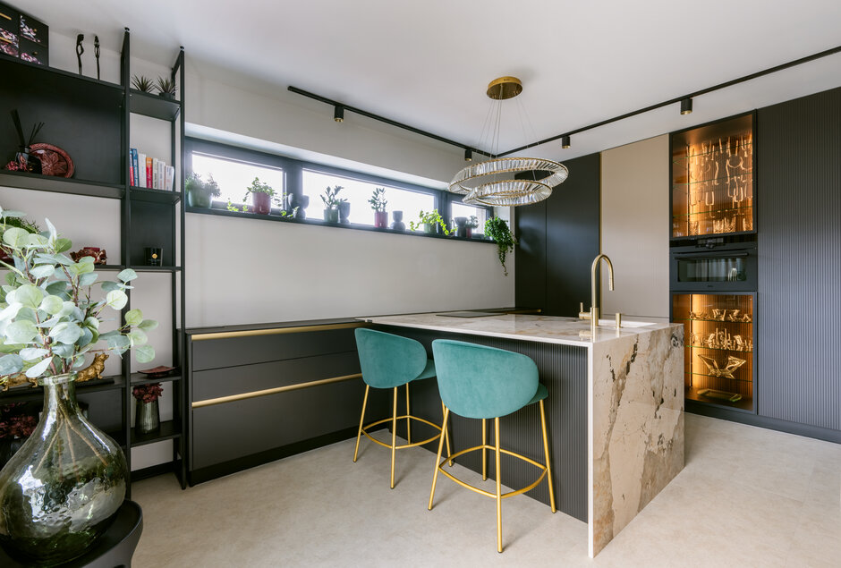 Lak Line | Walnut Note